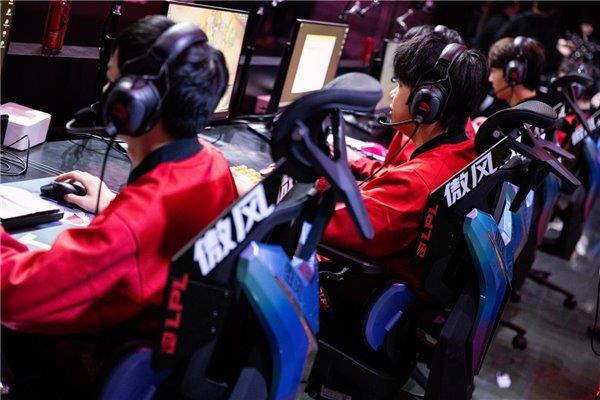 职业赛指定用椅 傲风G7凭啥这么火CQ9电子明星直播同款 英雄联盟(图2)